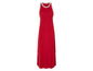Une robe maxi rouge avec une bordure blanche au col.