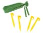 Pieux jaunes et sac de rangement vert.