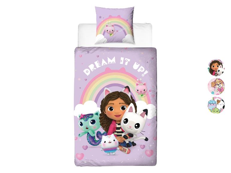 Parure de lit enfant violette avec un arc-en-ciel, une fille et des personnages de dessins animés, avec le texte « DREAM IT UP ! »