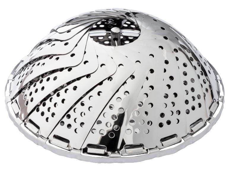 Un panier vapeur en acier inoxydable avec des trous