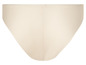 Une paire de culottes blanches sans coutures.