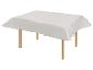 Nappe rectangulaire blanche sur table en bois.