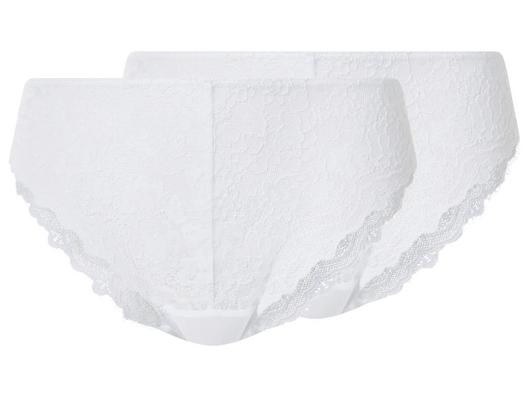 Deux culottes femme en dentelle blanche
