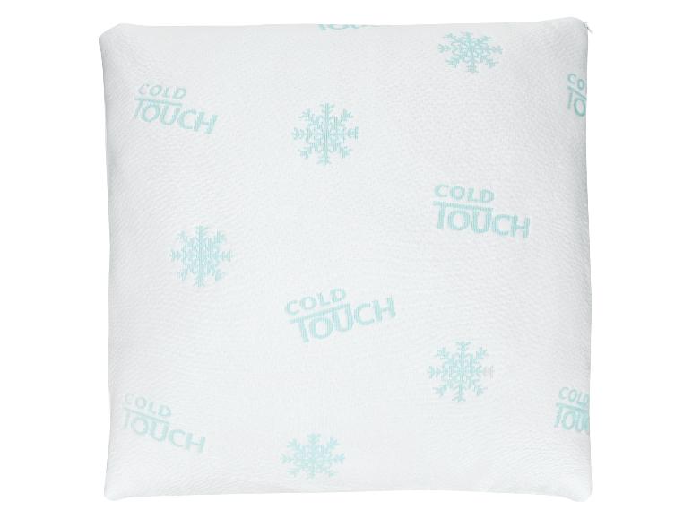 Oreiller rafraîchissant blanc avec texte 'Cold Touch' et motifs de flocons de neige.