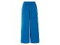 Pantalon large bleu en tissu fluide.