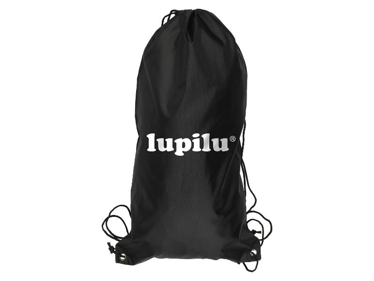 Sac à dos noir en tissu avec cordon de serrage et logo blanc au centre.
