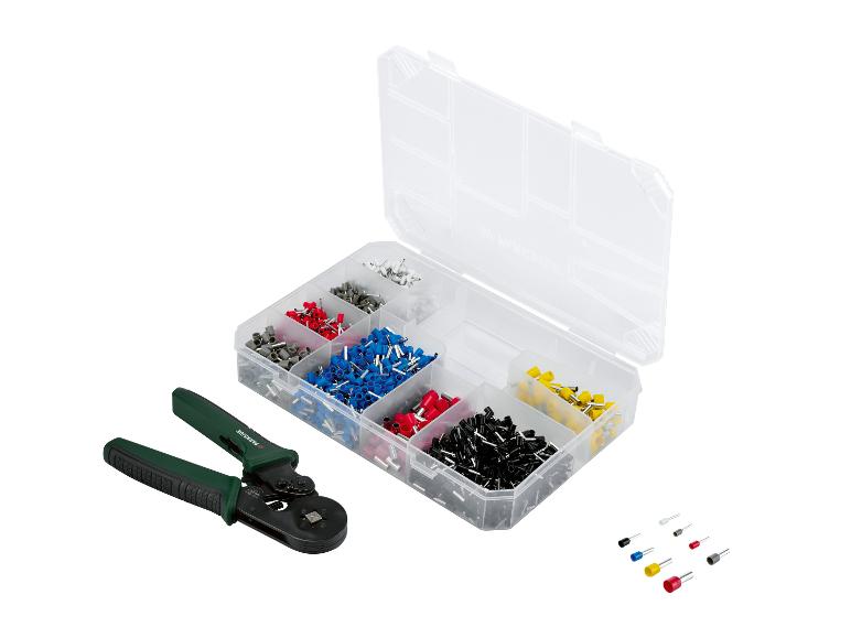 Une pince Parkside pour sertir avec différentes couleurs de cosses dans une boîte de rangement.