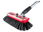 Brosse de lavage de voiture rouge avec manche télescopique.