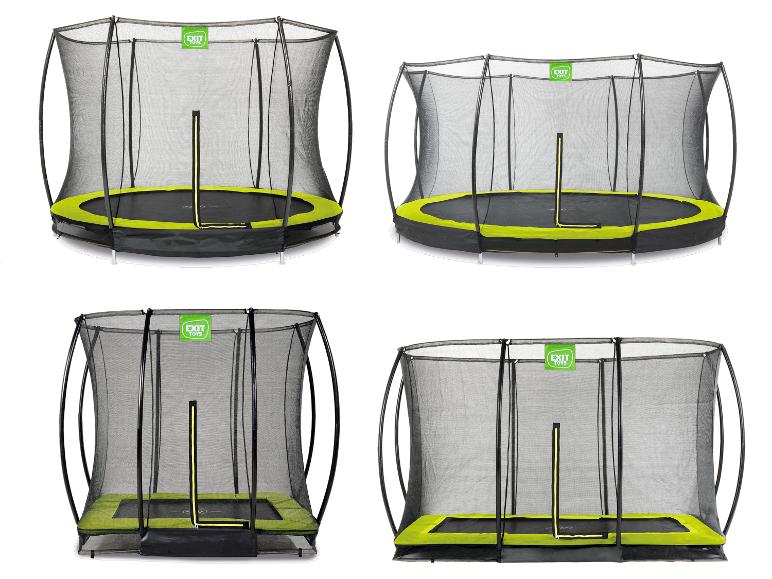 Quatre trampolines avec filet de sécurité, deux ronds et deux rectangulaires, avec des détails verts.