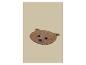 Tapis marron en forme de tête d'ours sur fond beige.