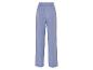 Pantalon bleu clair avec une taille élastique.