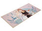 Un tapis rose avec Elsa, Anna et Olaf de La Reine des Neiges.