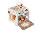 Cuisine en bois pour enfants avec des accessoires de cuisine.