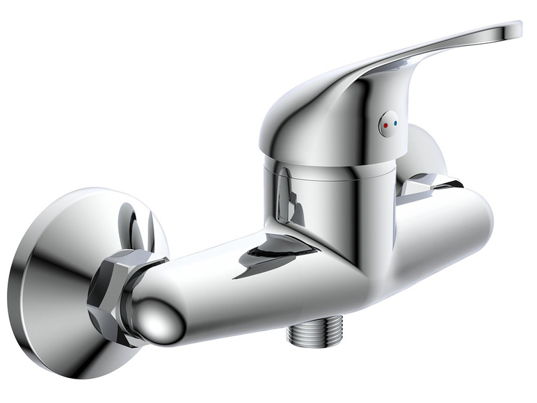 Un mitigeur thermostatique de douche chromé.