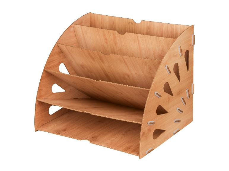 Un porte-documents en bois avec quatre compartiments.