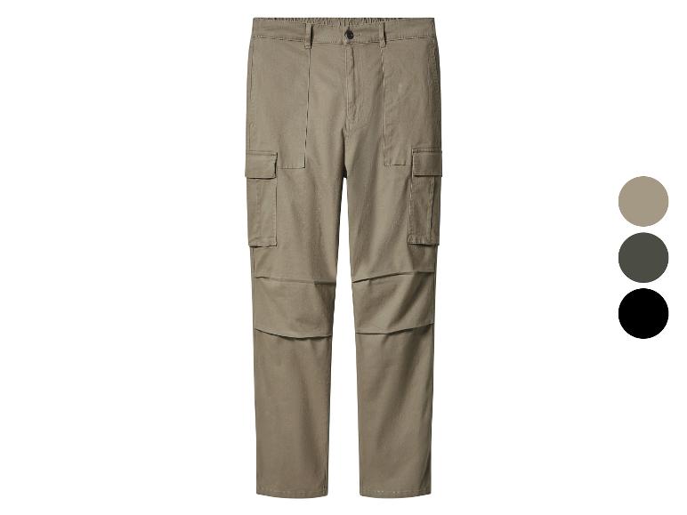 Pantalon cargo pour homme en trois couleurs : beige, vert foncé et noir.