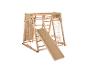 Gymnase en bois pour enfants avec toboggan, échelle de corde et filet d'escalade.