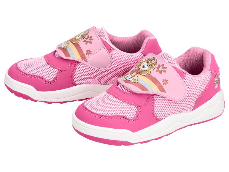 Baskets roses pour enfants avec personnage de la Pat' Patrouille et motif arc-en-ciel.