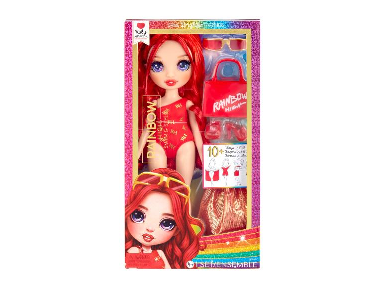 Poupée Rainbow High Ruby Anderson avec maillot de bain, sac et lunettes.