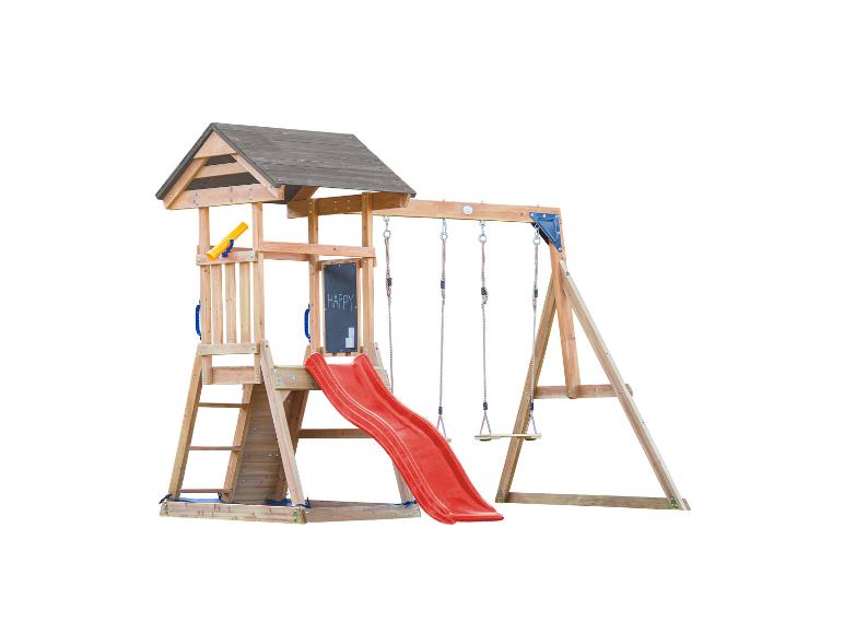 Aire de jeux en bois avec toboggan rouge, balançoires et tableau avec le mot « HAPPY ».