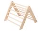 Une échelle d'escalade en bois pour enfants