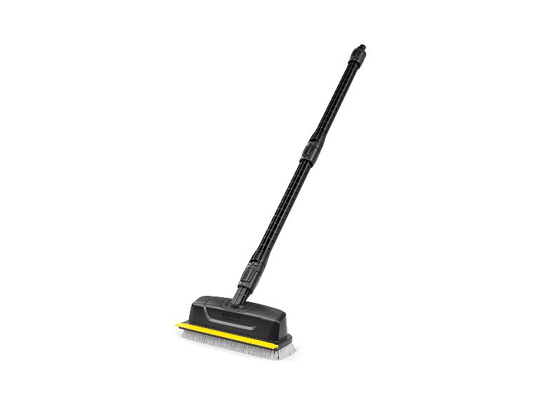 Brosse de lavage noire et jaune avec un long manche.