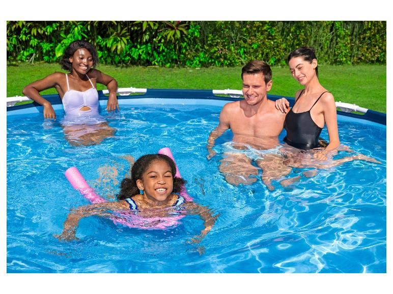 Piscine tubulaire Steel Pro™ avec pompe de filtration