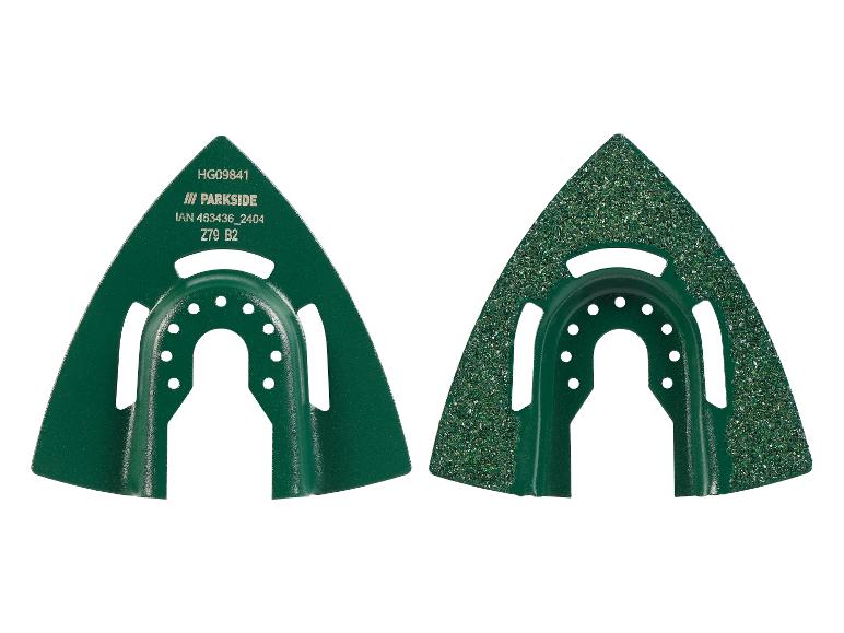 Deux feuilles de papier abrasif Parkside avec une surface granuleuse.