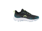 Chaussures de sport noires avec détails verts et bleus, lacets verts et semelle blanche.