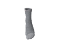 Chaussette de sport grise avec des rayures roses et un logo sur le revers.