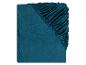 Un drap-housse en polaire bleu foncé.