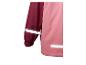 Imperméable bicolore rose et bordeaux avec bandes réfléchissantes sur la manche et l'ourlet.