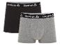 Deux paires de boxers Reebok, un noir et un gris.