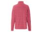 Un sweat à capuche en polaire rose à manches longues.