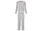 Un pyjama gris à manches longues et pantalon