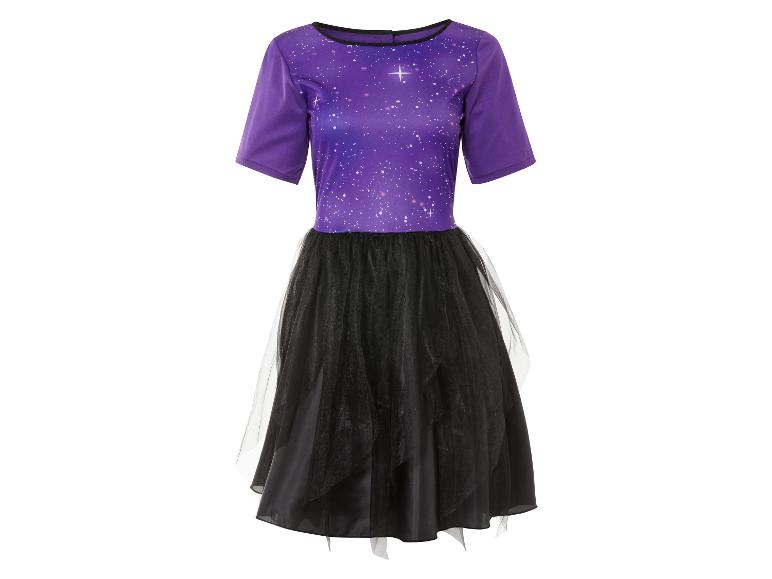 Une robe violette à imprimé étoiles et une jupe en tulle noire.