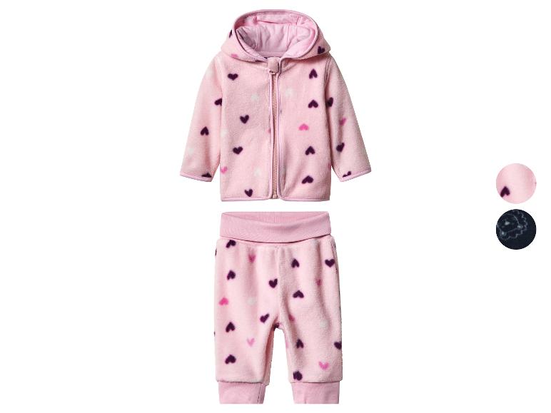 Ensemble bébé rose avec sweat à capuche et pantalon à motifs cœurs