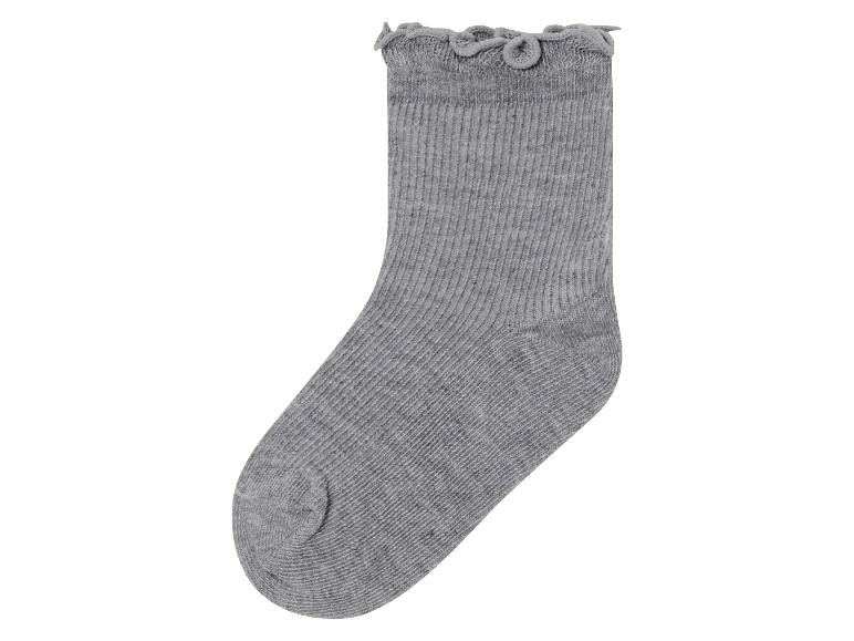 Chaussette grise avec des volants en haut