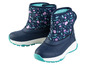 Deux paires de bottes d'hiver bleues avec un motif floral