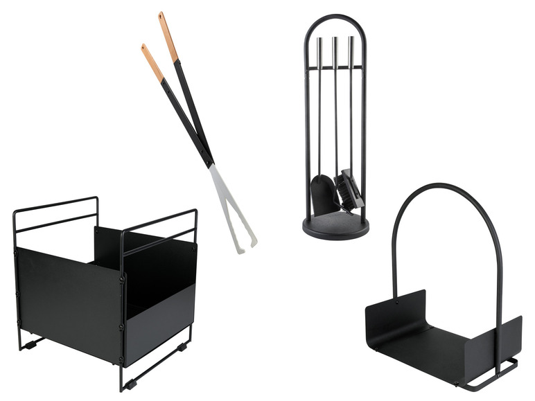 Un panier à bois noir, un ensemble d'outils de cheminée et une pince pour allumer un feu.