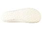 Semelles de chaussures blanches avec motif texturé.