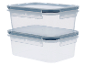 Deux contenants alimentaires en plastique transparent empilés.