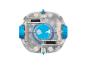 Robot nettoyeur de piscine transparent avec roues bleues.