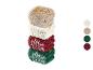 Ensemble de quatre torchons de cuisine de différentes couleurs avec un motif brodé.