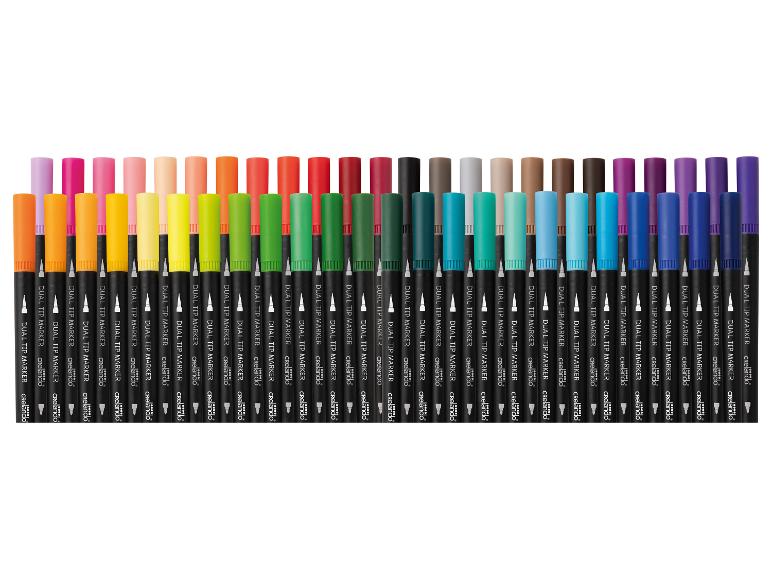 Un assortiment coloré de marqueurs à double pointe avec une large gamme de couleurs.