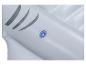 Détail d'un matelas gonflable blanc avec motif de requin et valve.