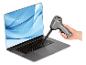 Nettoyeur de clavier d'ordinateur portable, main tenant le nettoyeur