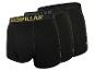 Trois boxers noirs pour hommes avec lettrage jaune sur la ceinture.