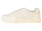 Basket basse crème à détail ajouré.