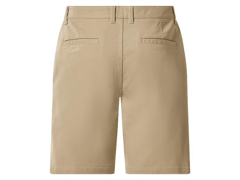 Short beige homme avec poches arrière.